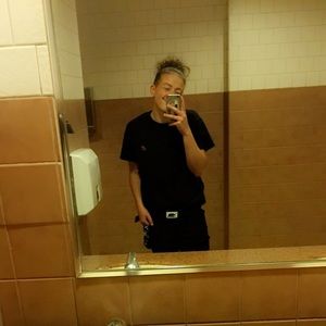 Meet your Posher, Desiree